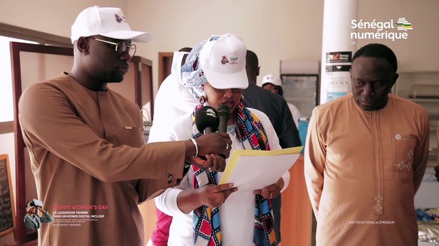 08 mars : Les femmes de Sénégal Numérique SA aux côtés des filles du Lycée Kennedy