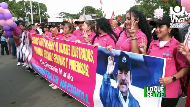 Familias nicaragüenses se unen a la caminata Mujeres Heroínas de la Revolución en Managua