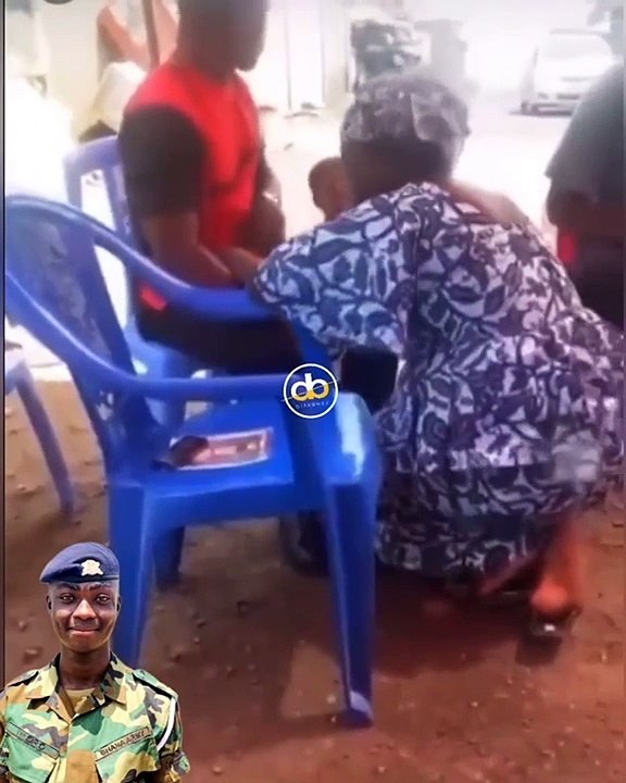 Mother of the 22 year old soldier, Imoro Sherrif can’t hold her tears. May his soul find
