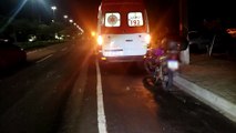 Motociclista fica ferido após sofrer queda na Avenida Tancredo Neves