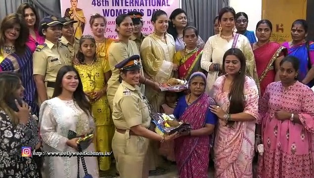 Anushkaa Daas founder Moon Charitable Foundation organised Women's Day Guest Anup Jalota, Inspector Rajani Salunkhe, Dilip Sen, Vinod Mishra