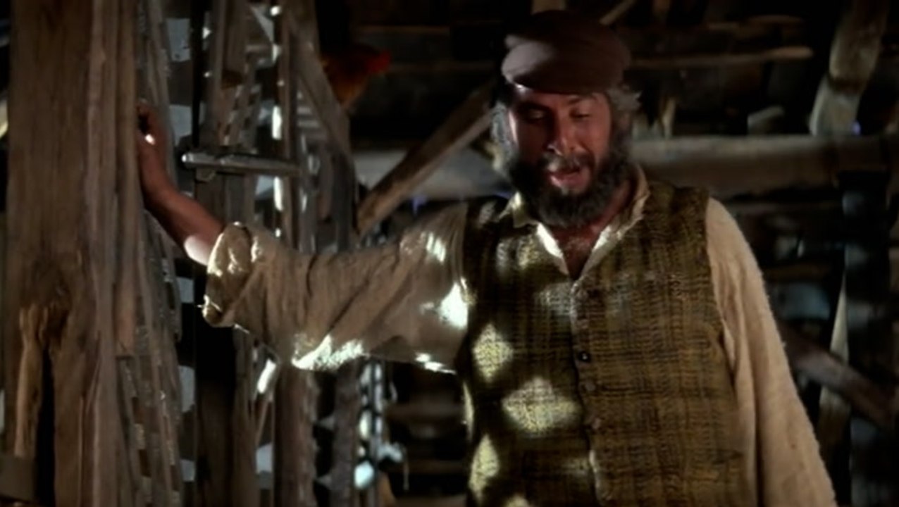 Watch Chaim Topol sing ‘If I Were a Rich Man’ in Fiddler on the Roof