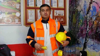 Yüzde 52 duyma engelli olmasına rağmen enkazdan 7 can kurtardı