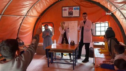 İskenderun'da depremzede çocuklar için bilim atölyesi kuruldu