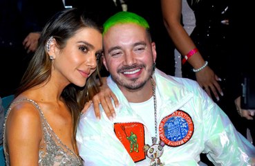J Balvin y su novia visitan un club de striptease famoso por sus desnudos integrales