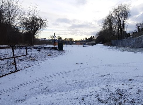 Edinburgh Headlines 9 March: Capital wakes to snow as travel warnings issued across Scotland – hour by hour forecast