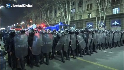 Georgia retira la 'ley rusa' tras una turbulenta noche de protestas
