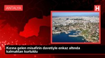 Kızına gelen misafirin davetiyle enkaz altında kalmaktan kurtuldu