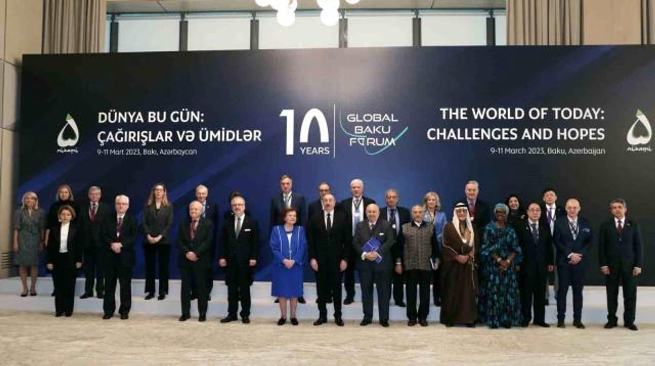 Azerbaycan Cumhurbaşkanı Aliyev: "Şimdi artık barış zamanı"Aliyev: "Azerbaycan'ın Karabağ bölgesindeki Ermenilerin yaşamlarının işgal döneminden daha...