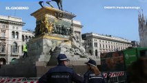 Blitz di Ultima Generazione a Milano: gli attivisti imbrattano Piazza Duomo