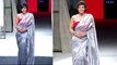 Lakme Fashion Week 2023 : Mandira Bedi Silver Saree Ramp Walk Video Viral, Fans  ने कहा इस उम्र में.