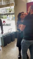 مواطنة تعتصم داخل البنك اللبناني السويسري