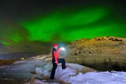 Eksi 40 derecede kilometrelerce yolu kuzey ışıklarını görmek için gidiyorlarTürk çift kuzey ışıklarını fotoğrafladı