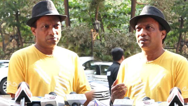 Sunil Pal Arrive At Satish Kaushik Lastrites In Mumbai Today, He gets Emotional