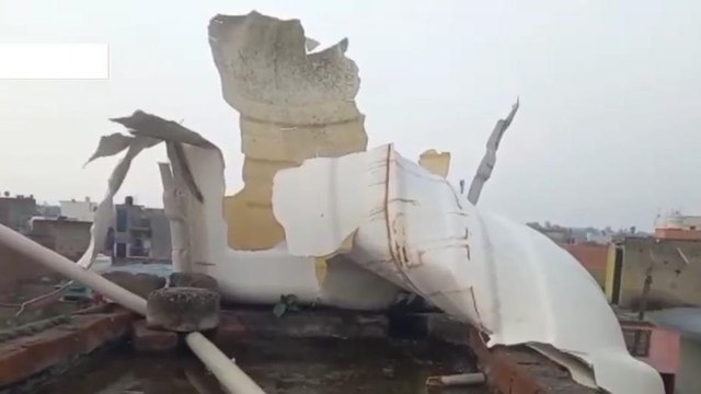 बुलंदशहर: आकाशीय बिजली गिरने से फटी पानी की टंकी, दहशत में आए लोग
