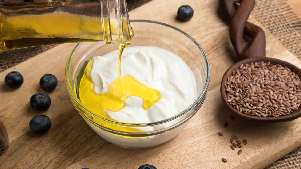 Leinöl Wirkung: Diese tollen Effekte hat das Öl auf deinen Körper