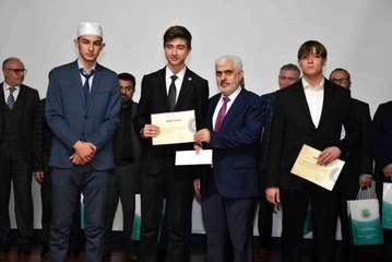 Kur'an-ı Kerim'i güzel okumak için yarıştılar