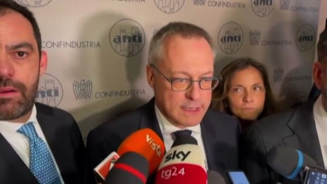 Bce, Bonomi (Confindustria): bene Visco, spingere tassi rischioso