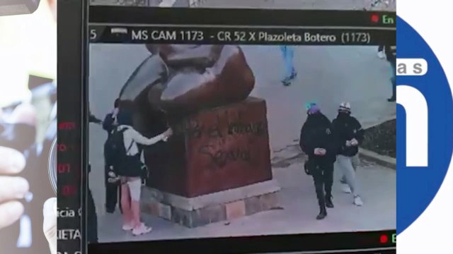 Colectivos feministas vandalizaron la Plaza Botero