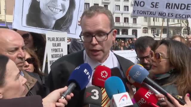 Los letrados llevan sus togas hasta el Ministerio de Justicia para pedir que se retome el diálogo