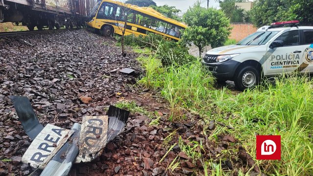 Pai vai ao local do acidente com ônibus da Apae e encontra filha morta