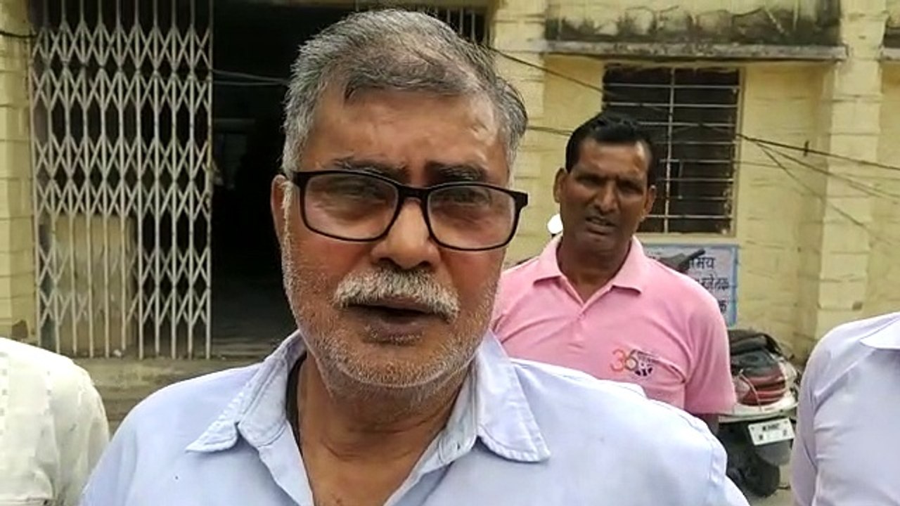 शहर में पेयजल समस्या से लोग परेशान, जलदाय विभाग कार्यालय के काट रहे चक्कर