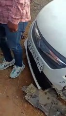 कार ने बाइक सवार तीन युवकों को कुचला, मौत