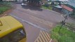 CENAS FORTES: Vídeo mostra pessoas sendo jogadas de ônibus da Apae durante acidente com trem
