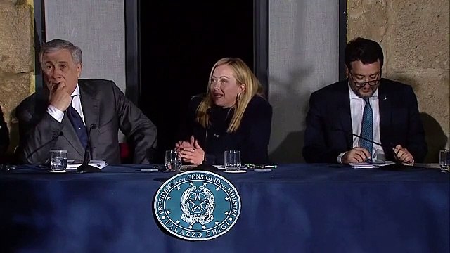 Naufragio Cutro: Meloni, i cronisti e il botta e risposta in conferenza stampa - Video