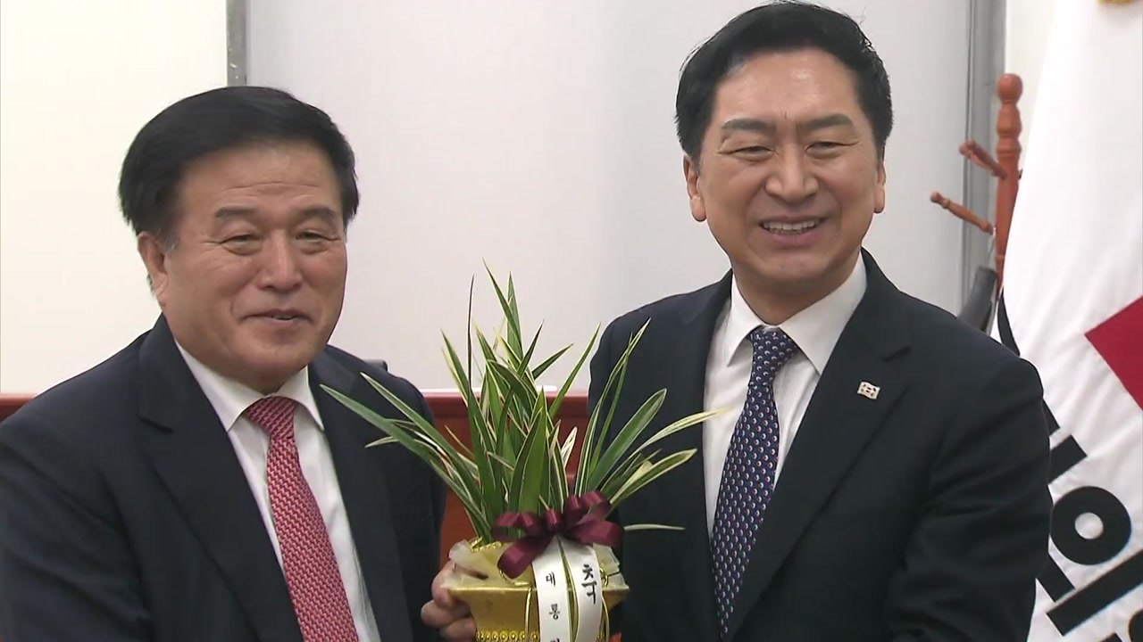 이진복 "尹, 13일 신임 與 지도부와 만찬"...'주례 회동' 신설도 거론 / YTN