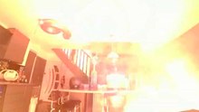Vídeo chocante mostra a explosão de uma scooter elétrica dentro de uma casa