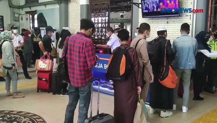 Lonjakan Penumpang Arus Balik di Stasiun Kejaksan Cirebon