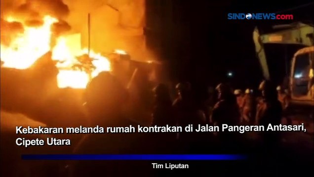 Api Lalap Rumah Kontrakan di Cipete, 25 Unit Mobil Pemadam Diterjunkan