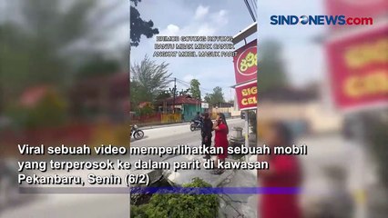 Viral, Mobil Cewek Cantik Terperosok ke Parit, Dibantu Satu Batalion Brimob