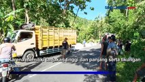 Detik-Detik Truk Muatan Sagu Terguling di Tanjakan Bibis Yogyakarta