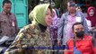 Ditagih Hibah Lahan SLB, Mensos Risma Sujud kapada Wali Murid di Bandung
