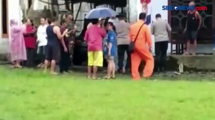 Download Video: Helikopter Kapolda Jatim Mendarat Darurat di Lapangan Rejotangan Tulungagung