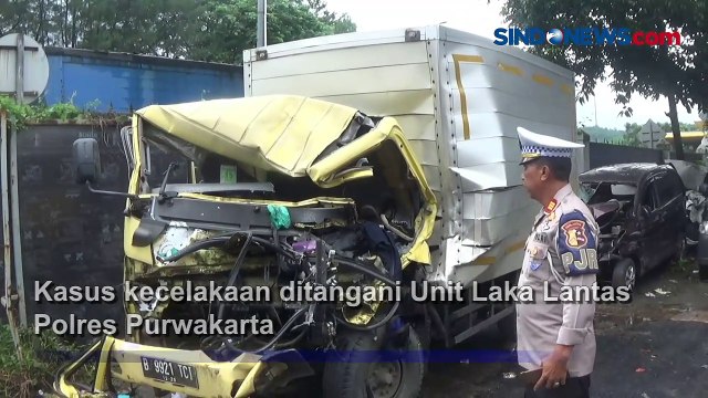 Kecelakaan Maut di Tol Cipularang, Truk Boks Tabrak Truk Tronton