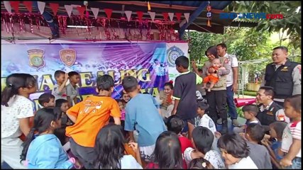 Presiden Jokowi Sambangi Tenda Pengungsian Korban Kebakaran Depo Pertamina Plumpang