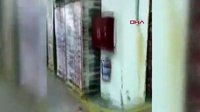 Bir ilimiz daha sallandı! Şiddetli deprem anı kamerada