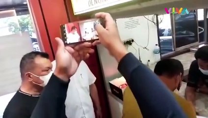 Pria Bawa Kue Ultah ke Polres Medan Gegara Laporan Dicuekin