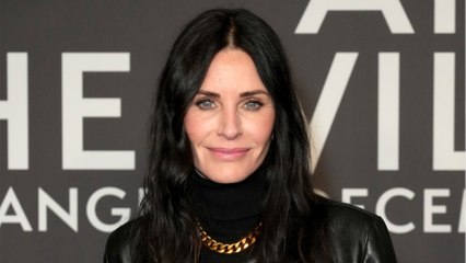 GALA VIDÉO - “J’ai foiré !” : Courteney Cox cash sur l’engrenage des injections esthétiques