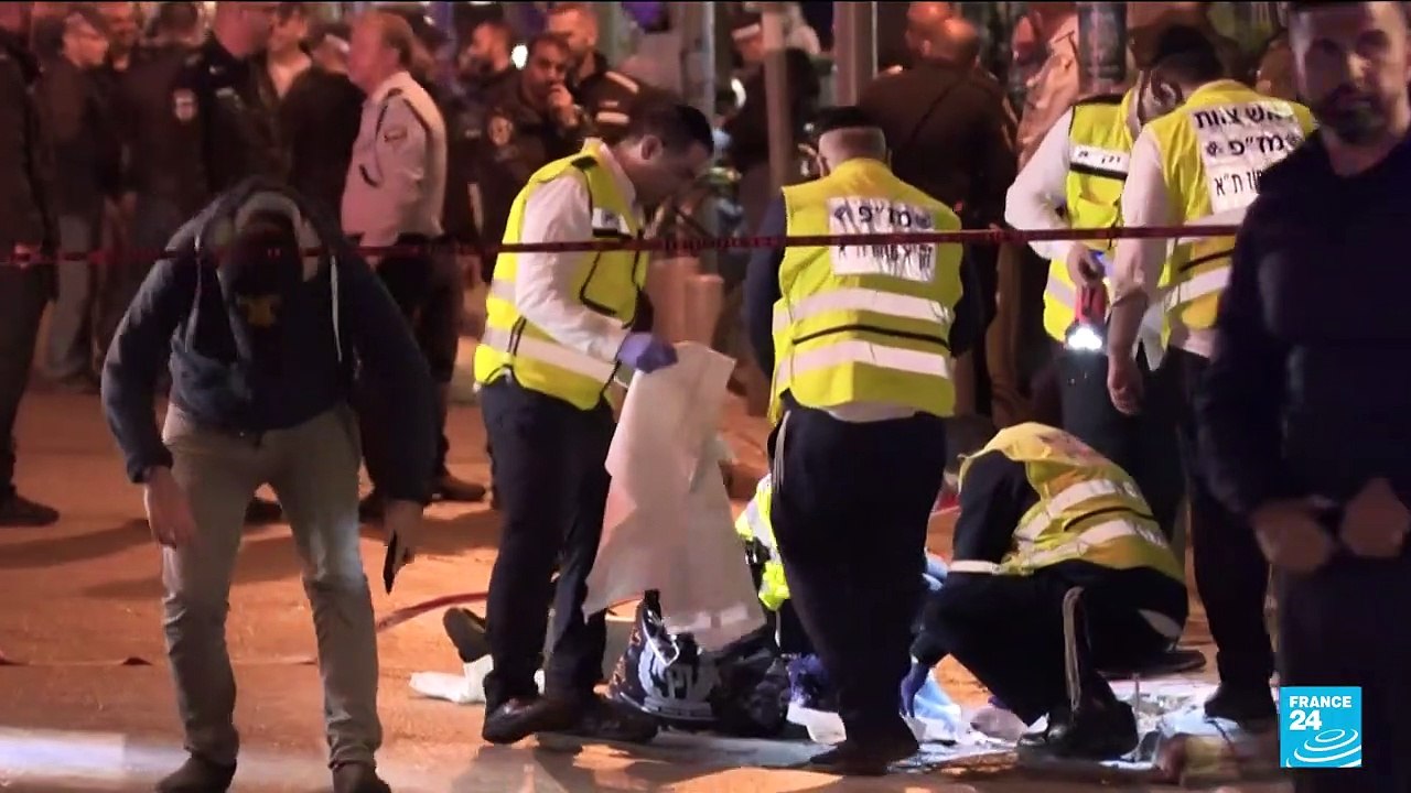 Israeli police say three wounded in Tel Aviv shooting - video Dailymotion