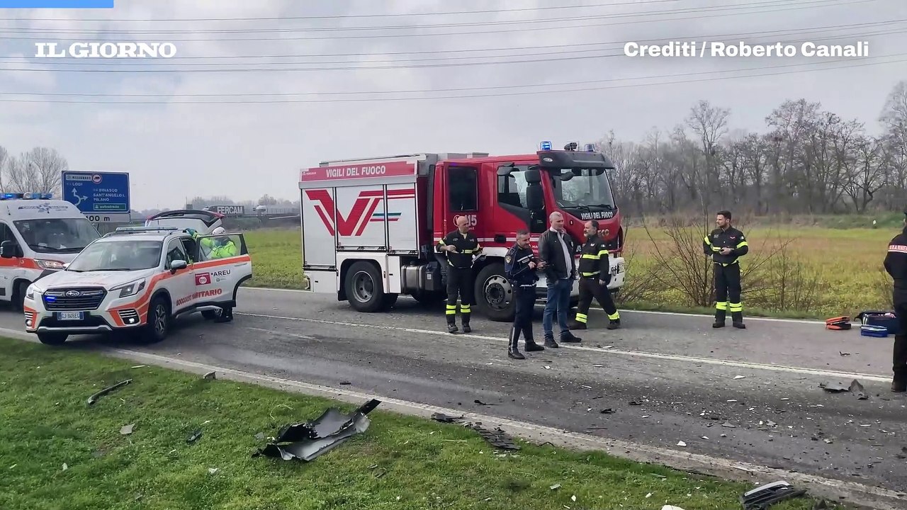 Colturano, incidente tra auto e camion sulla Cerca: un morto e un ferito grave
