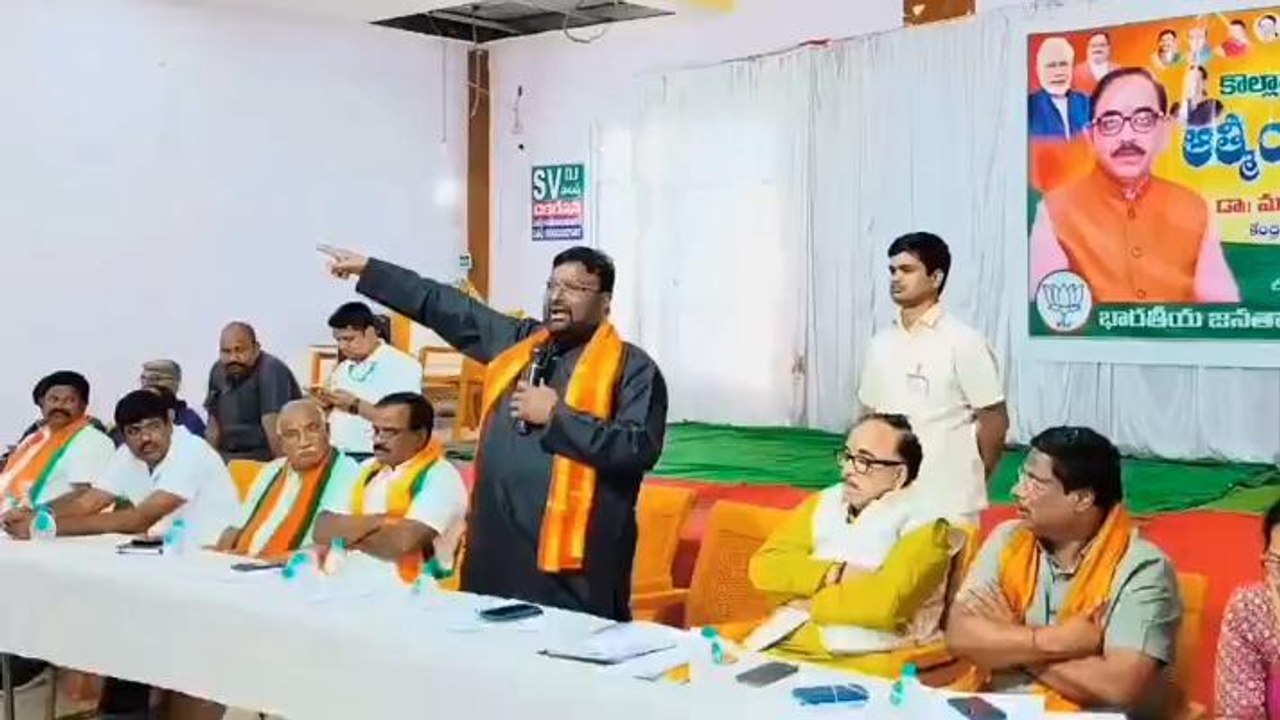 కల్వకుర్తి: మామిడి రైతుల సమావేశంలో ఘాటు విమర్శలు