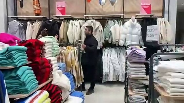 LC Waikiki depo işçisi deprem bölgesine gittiği için işten atıldı: Lütfen LC Waikiki'den alışveriş yapmayın