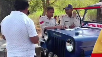 डंपर ने कार में मारी टक्कर,हादसे में 2 लोगों की दर्दनाक मौत