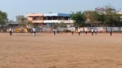 కరీంనగర్: హోరాహోరీగా సాగిన క్రికెట్ పోటీలు