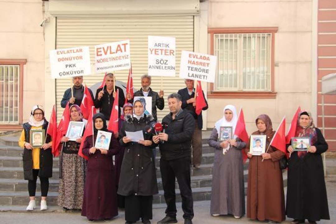 AYM'NİN HDP KARARINA EVLAT NÖBETİNDEKİ AİLELERDEN TEPKİ