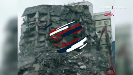 Galeria Sitesi'nin 1 bloğu yıkım sırasında böyle çöktü!